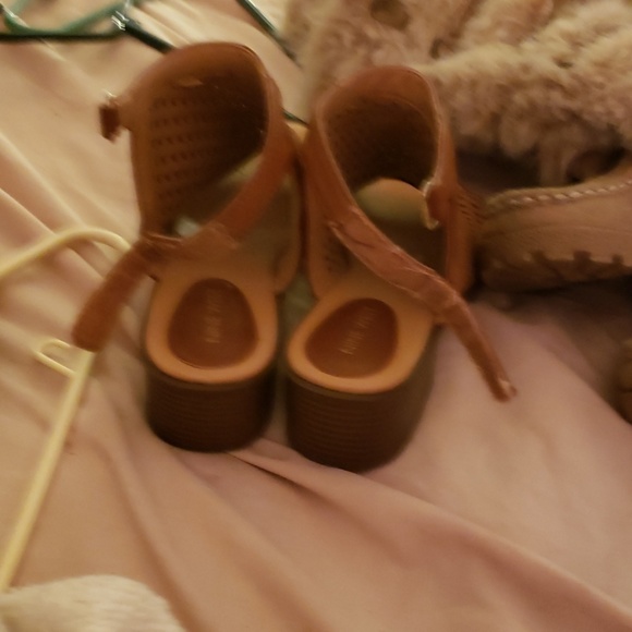 Shoes - Picture 2 of 4